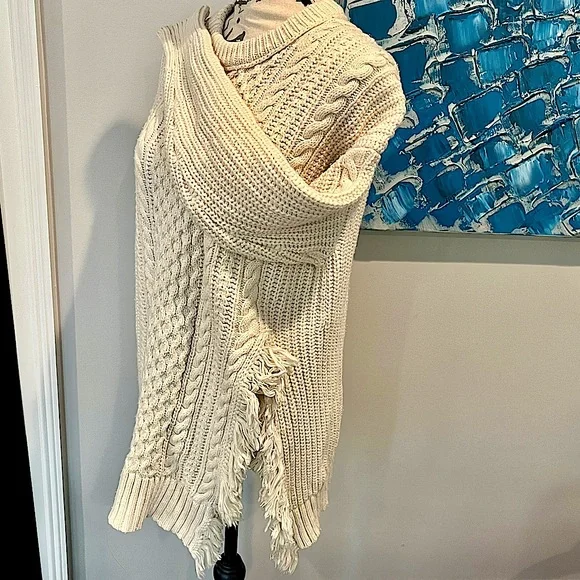J.Crew Cable Knit Sweater with Side Slit Fringe Detail in Ivory - Picture 15 of 16